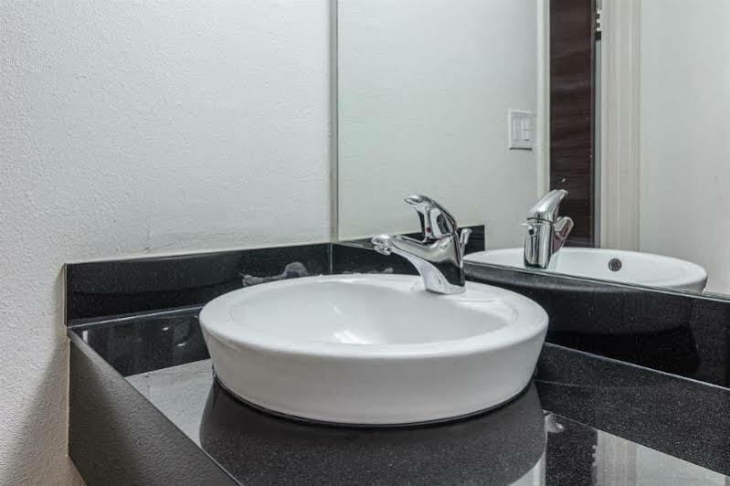 Oyo Hotel Texarkana North Heights Ar Hwy I-30 Buitenkant foto